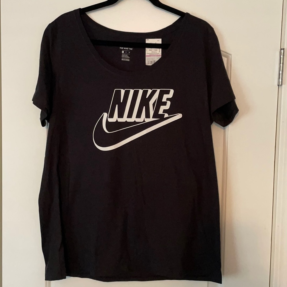 Nike t-shirt NWT